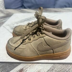 Air Force 1 LV8 Toddler Size 9